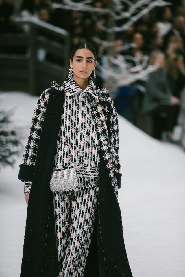 chanel aw19 paris fashion week karl lagerfeld penelope cruz 21