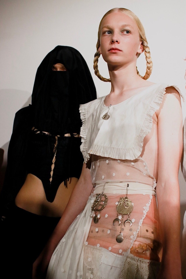 Backstage Dilara Findikoglu SS20 London Fashion Week 17 15