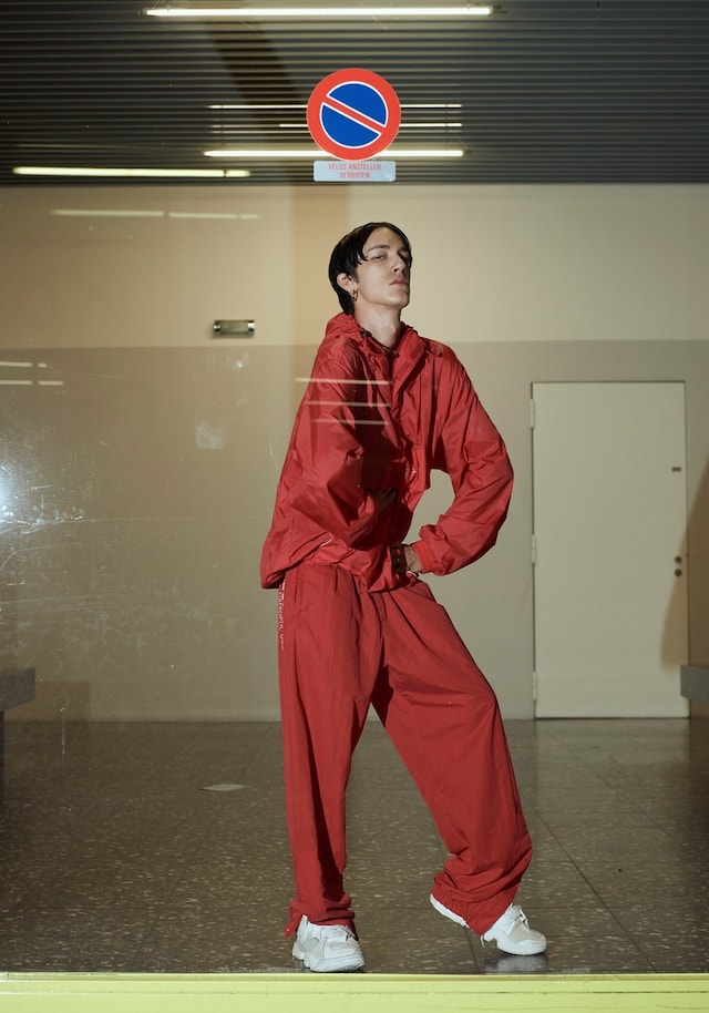 Vetements SS18 22 24
