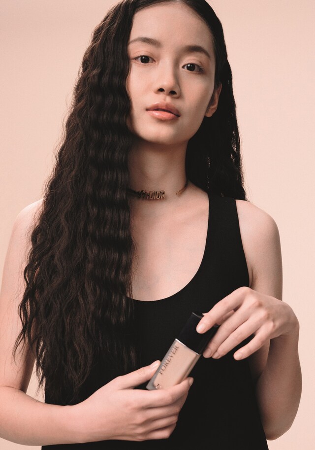 dior forever foundation jorja smith leomie anderson 12