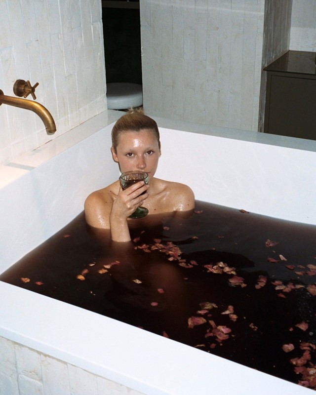 red wine bath spa wellness ella di rocco