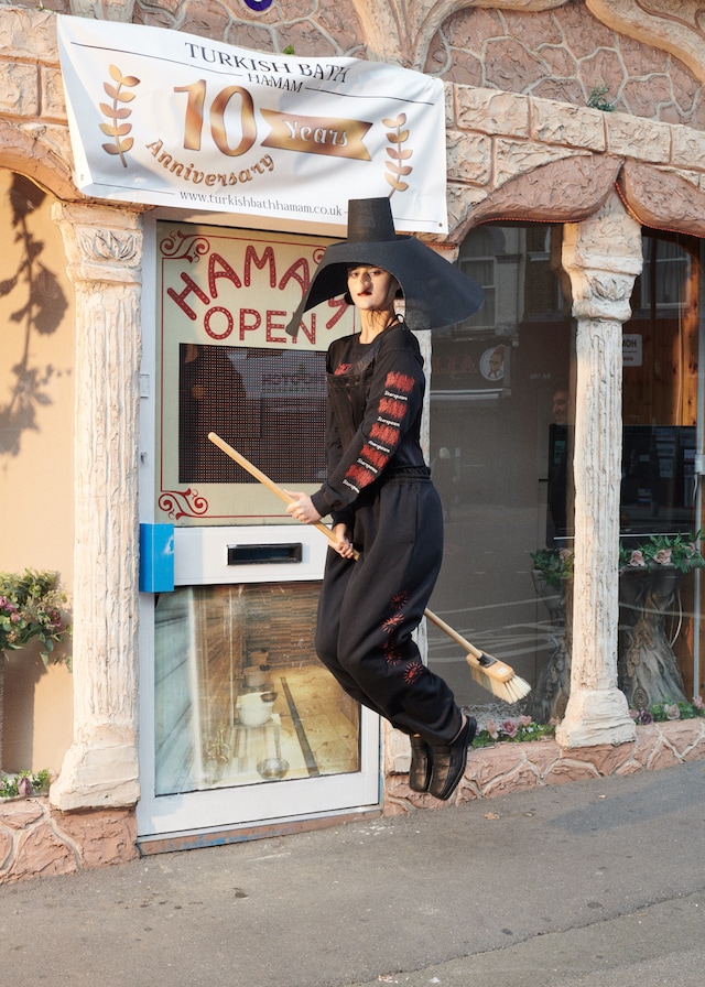 witch tan photo shoot story gut magazine jess maybury 2