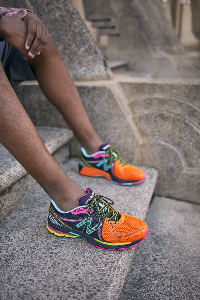 New Balance 860 sneakers 1