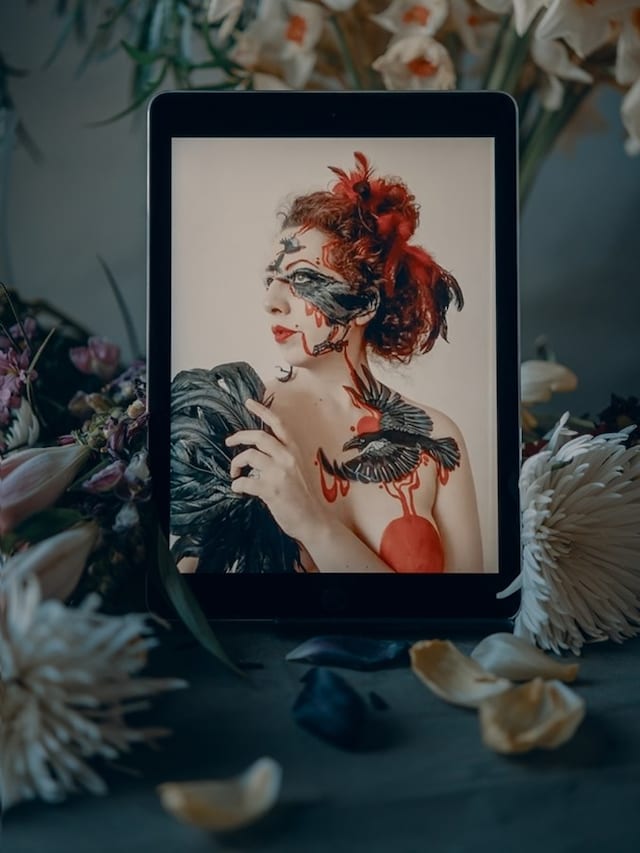 Lucretia Schmidt, Damien Frost 6