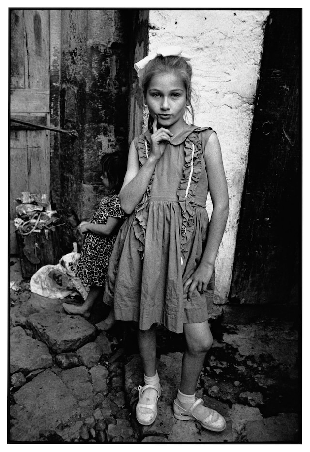 Mary Ellen Mark - The Book Of Everything 9 8