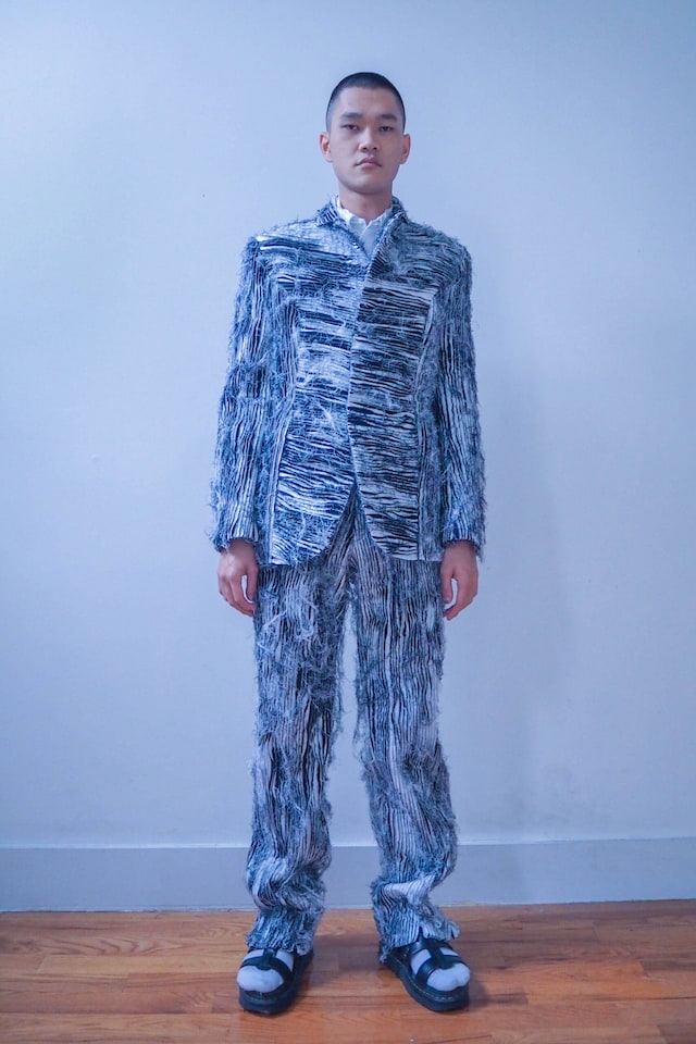 Chi Yu Han: Exploring An In Between Moment 1 0