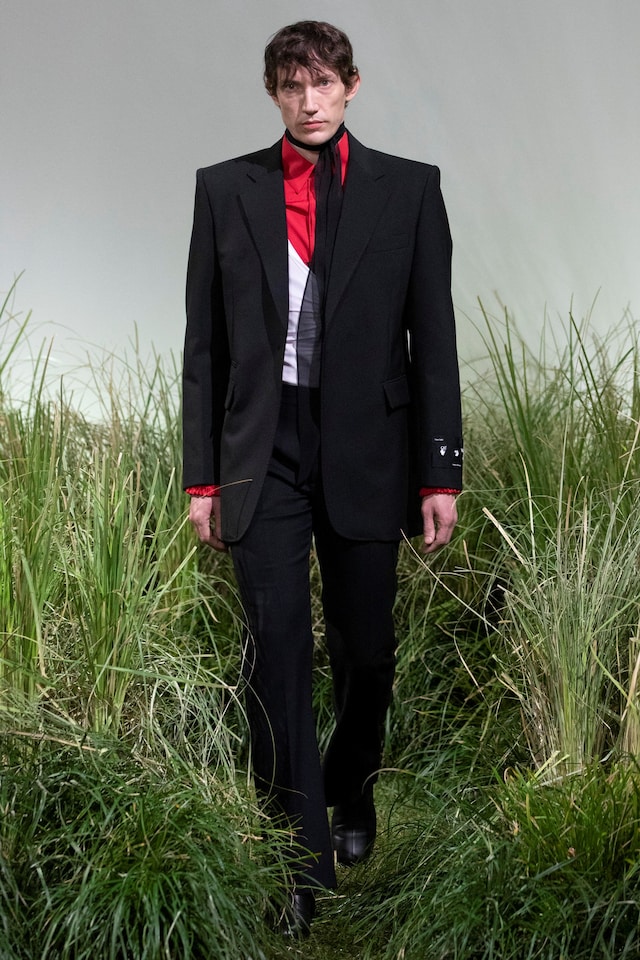 Off-White SS21 mens/women&#39;s collection by Virgil Abloh 1 0