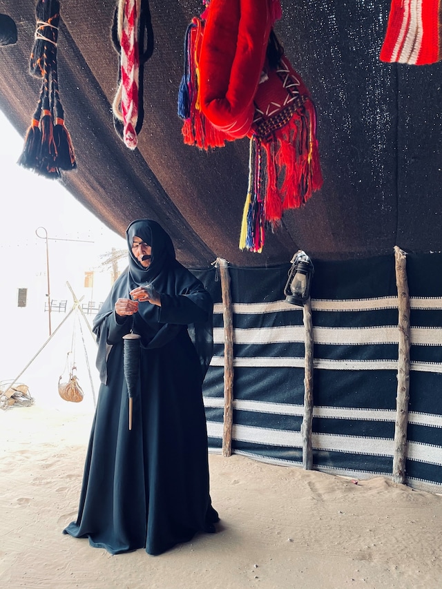 Anna Aiko, Bedouin women 1