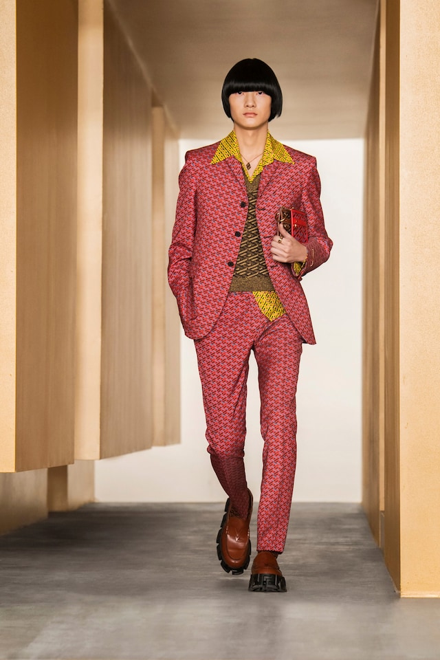 Versace AW21 womenswear menswear show 9