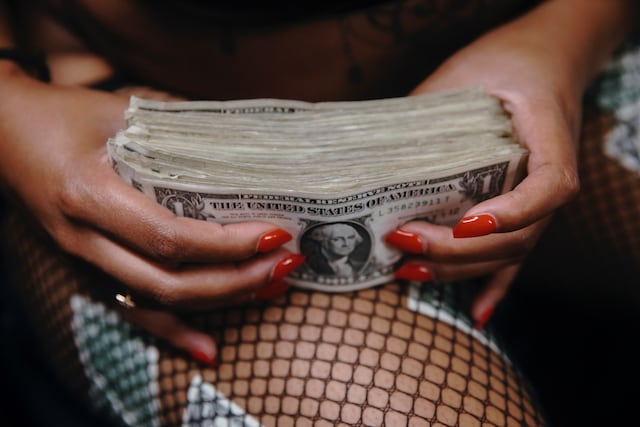 CASH OUT (2020)
