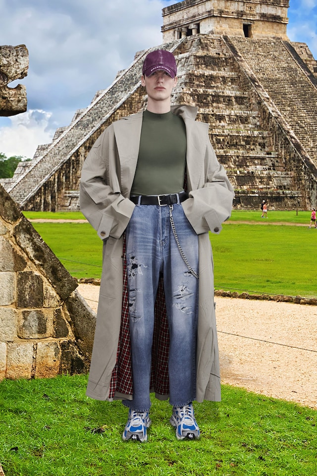 Balenciaga Pre-Fall 2021 by Demna Gvasalia 9