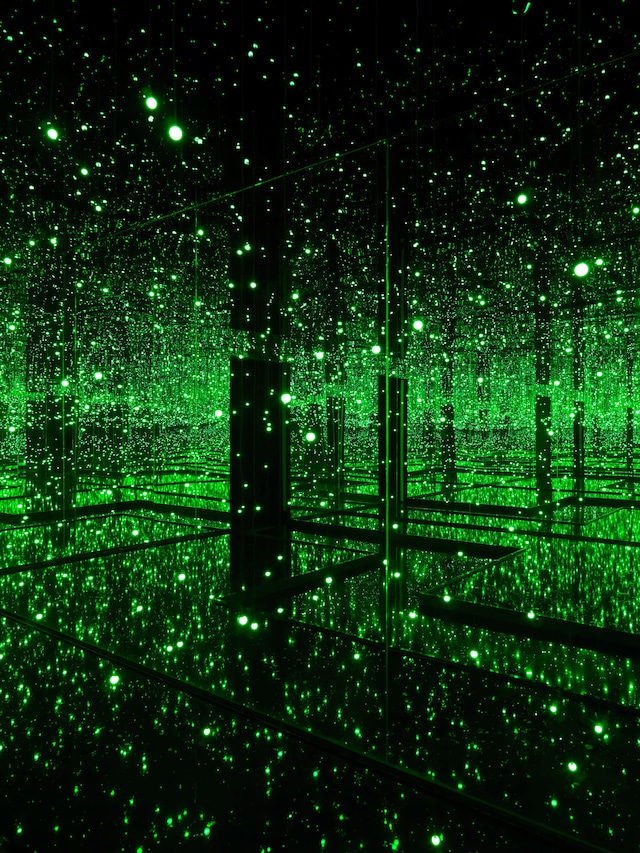 Yayoi Kusama,  “Infinity Mirrored Room” (2011/2017)   2