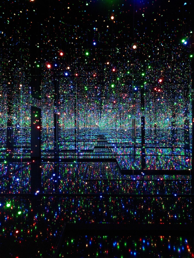 Yayoi Kusama,  “Infinity Mirrored Room” (2011/2017)   5