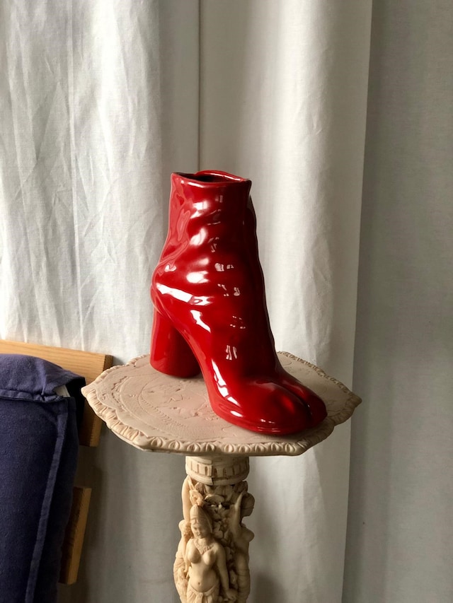 Idea Generale Tabi boot vase 5