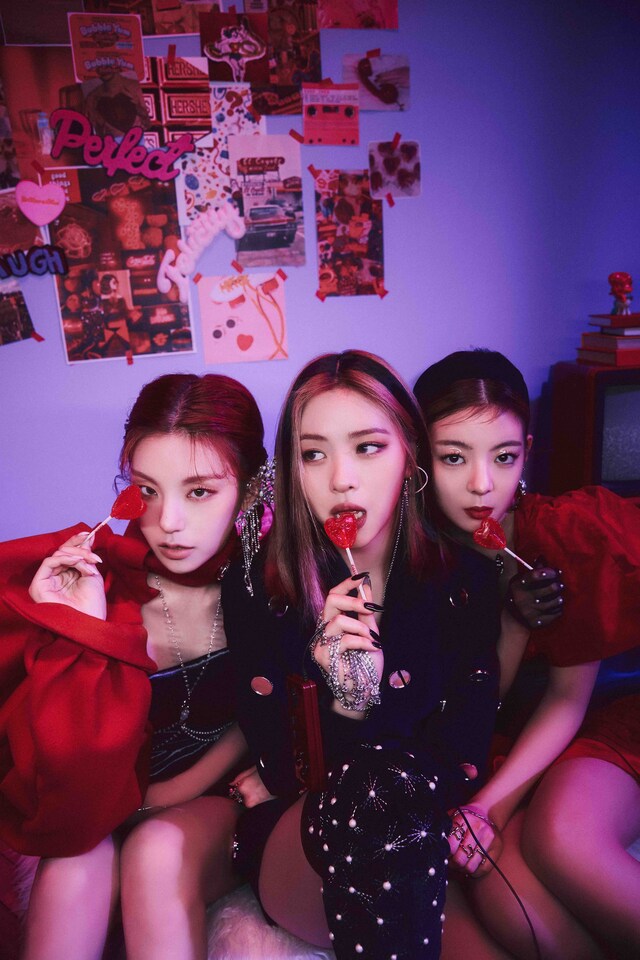 ITZY –&#160;Dazed Korea 0