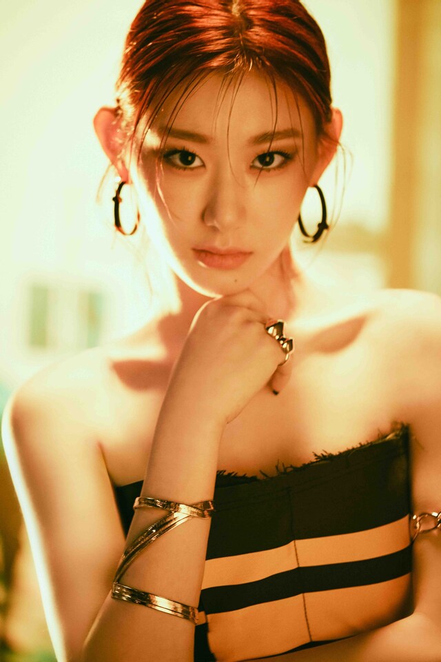 ITZY –&#160;Dazed Korea4 4