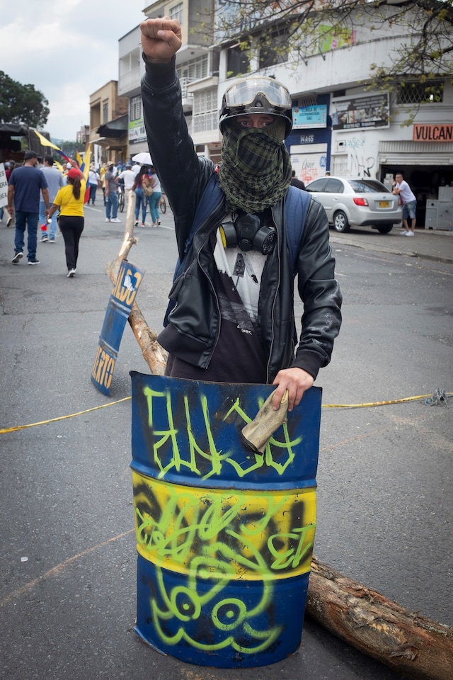 La Primera Linea, Cali, Colombia 11
