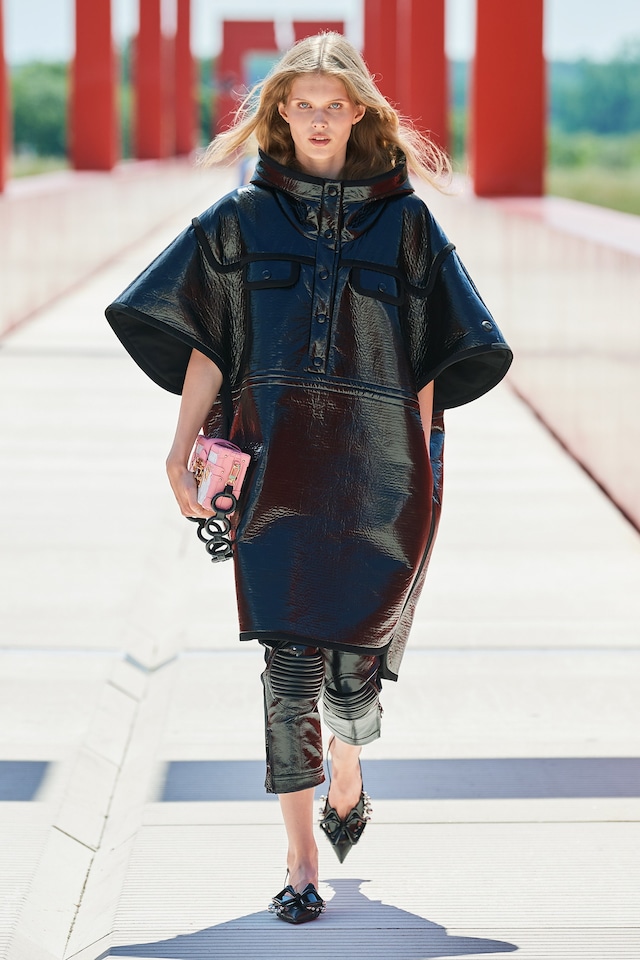 Louis Vuitton Cruise 2022 womenswear 1