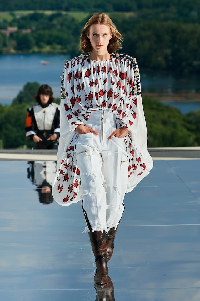 Louis Vuitton Cruise 2022 womenswear 22