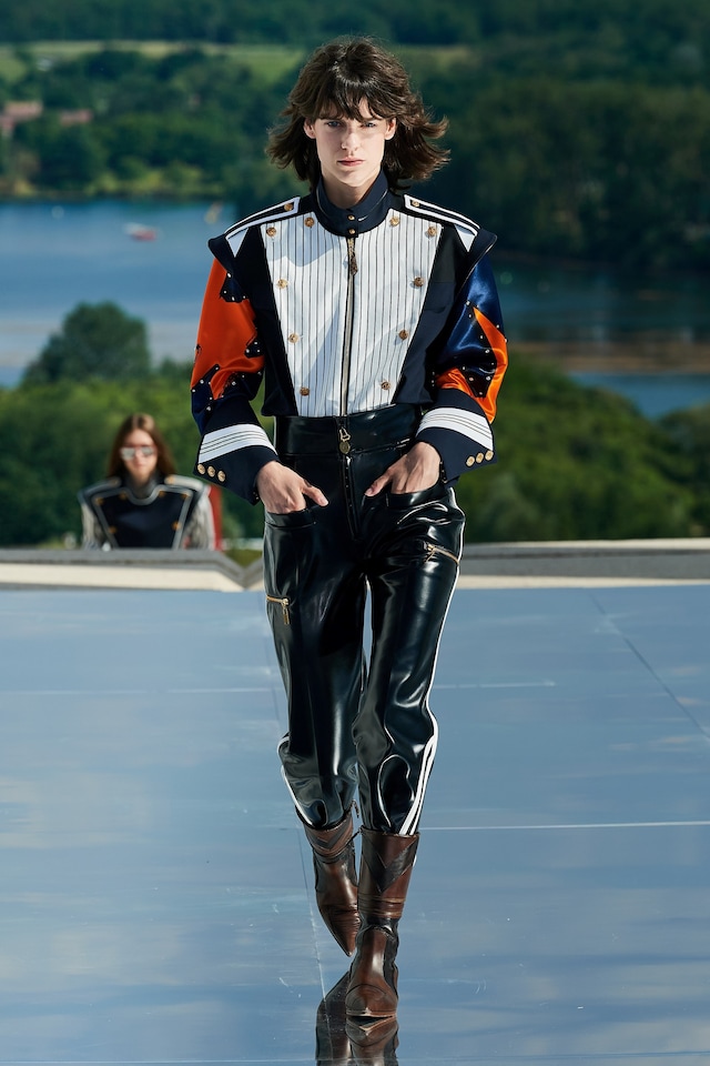 Louis Vuitton Cruise 2022 womenswear 23