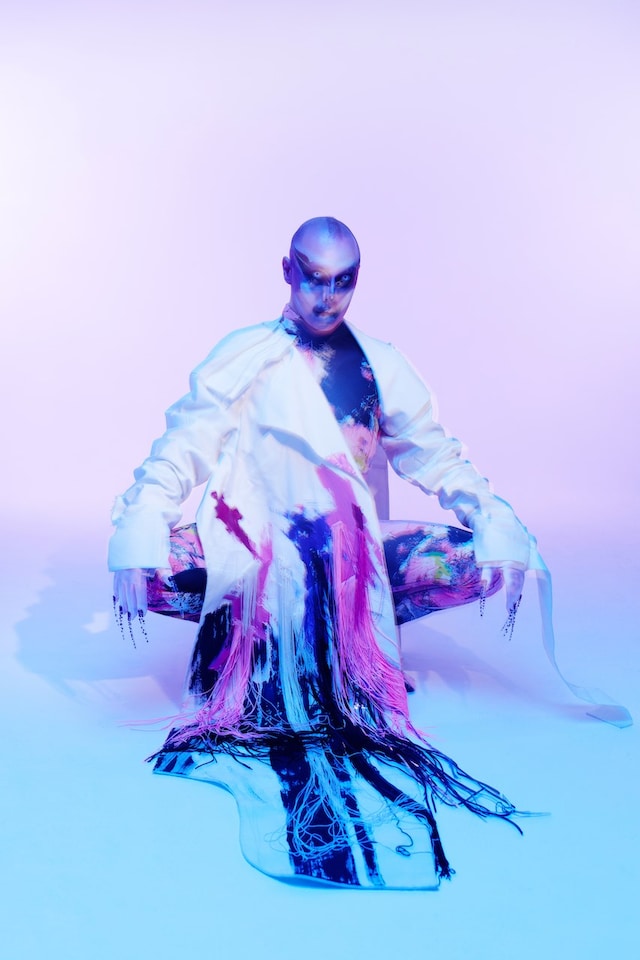 Russian drag queen Lorina Rey is breaking down boundaries 2