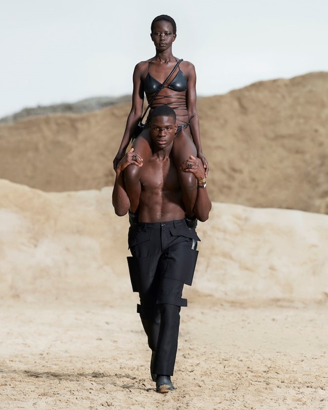 Burberry menswear SS22 collection by Riccardo Tisci