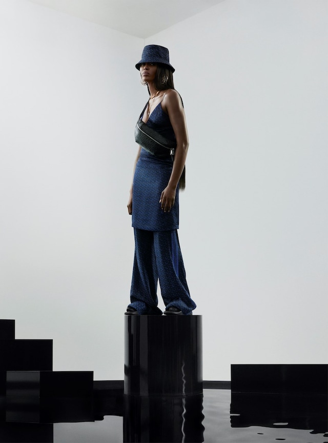 Burberry TB Summer Monogram feat. Naomi Campbell 3