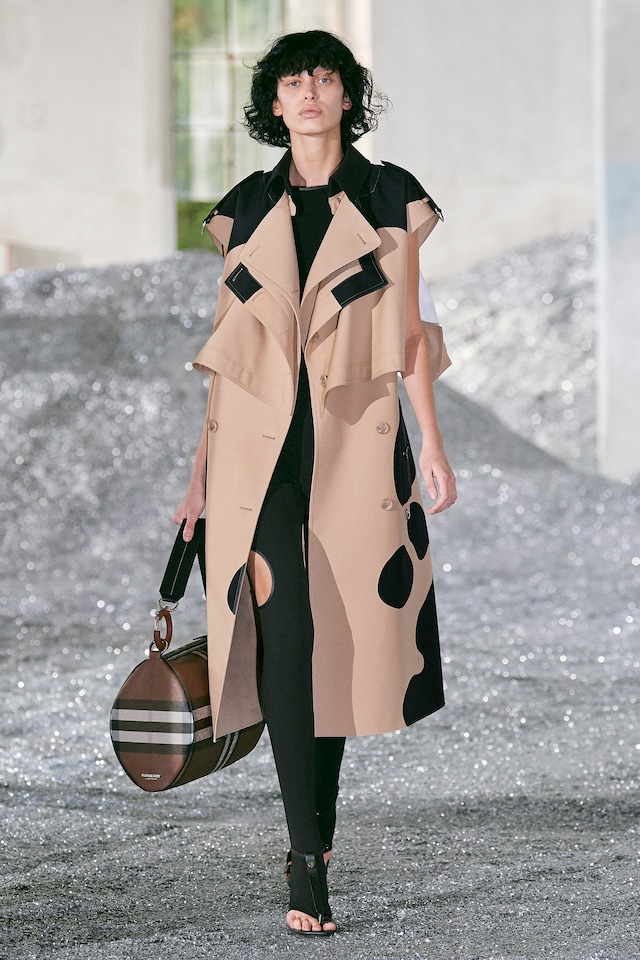 Burberry SS22 Womenswear 2