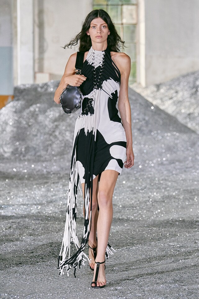 Burberry SS22 Womenswear 9