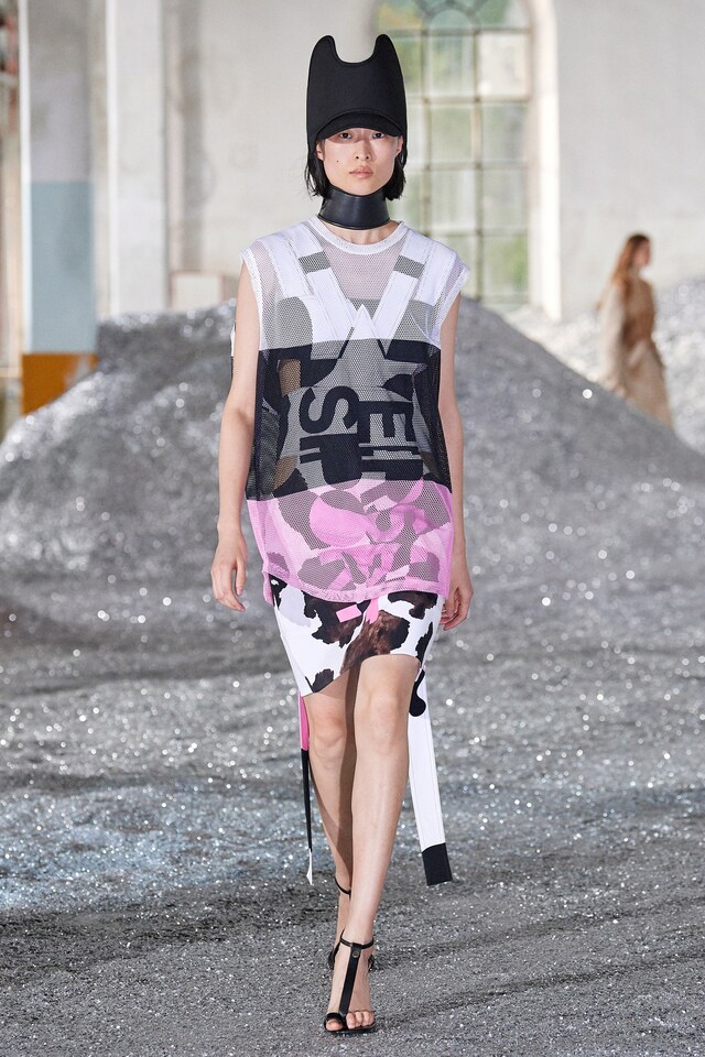 Burberry SS22 Womenswear 12