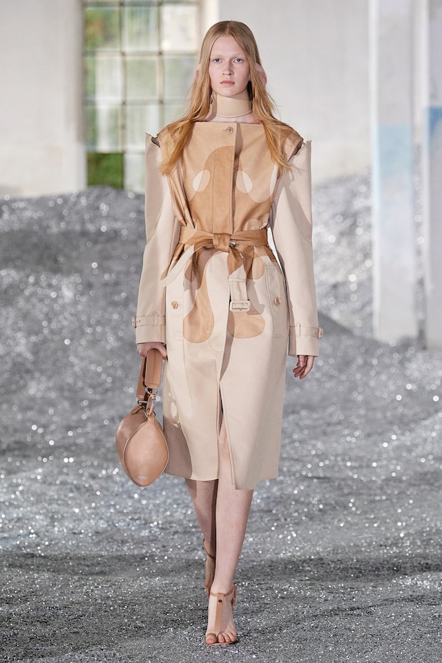 Burberry SS22 Womenswear 24