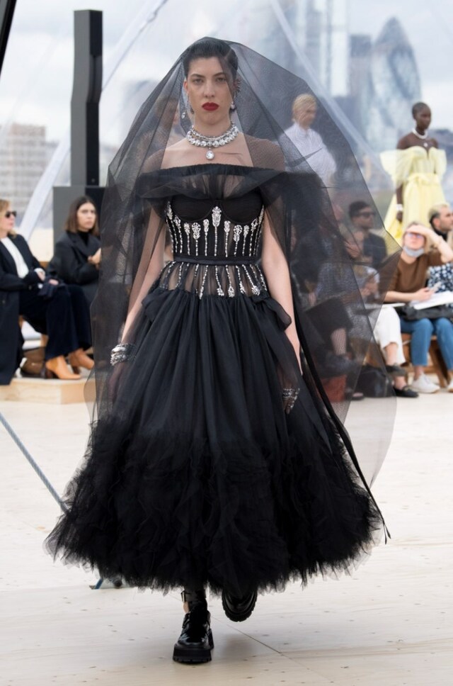 Alexander McQueen SS22 5