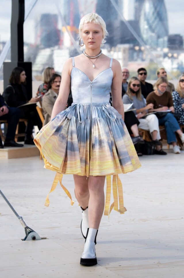 Alexander McQueen SS22 10