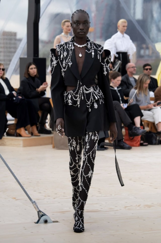 Alexander McQueen SS22 11