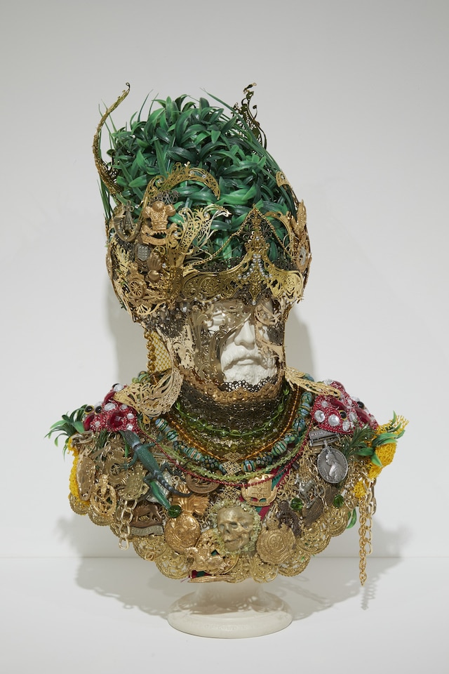 Hew Locke, “Souvenir 2 (Edward VII in Masonic Regalia)” (201 3