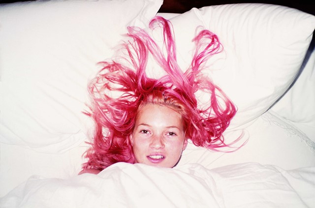 Juergen Teller – “Young Pink Kate”, London (1998)