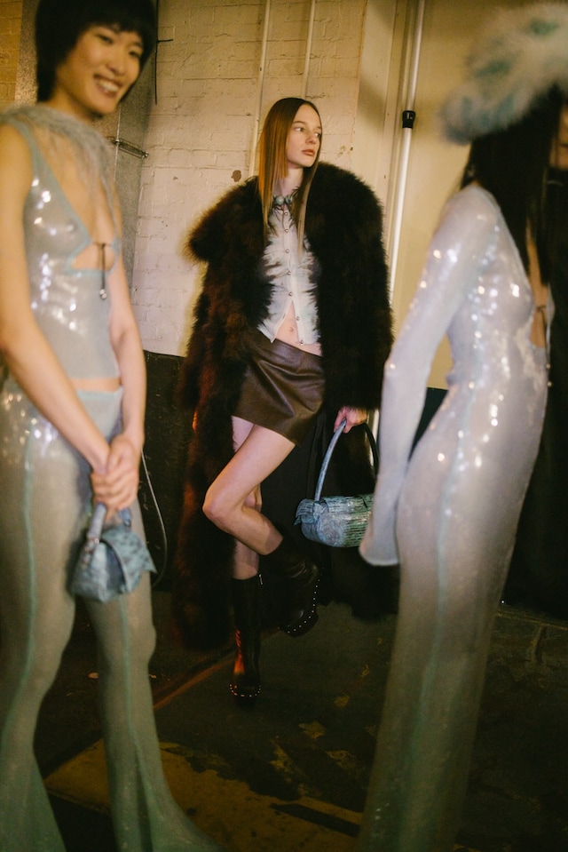 16Arlington AW22 6