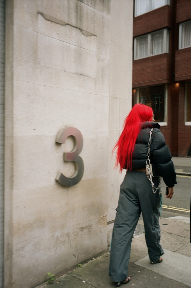LFW AW22 street style 24