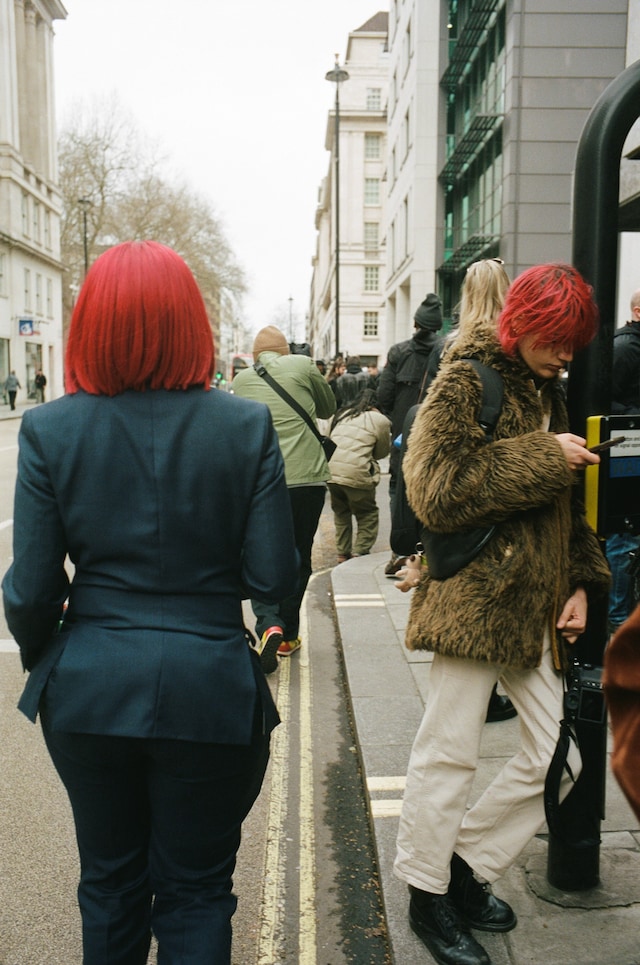 LFW AW22 street style 27