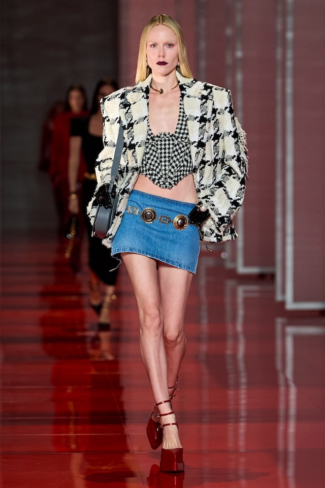 Versace AW22 22