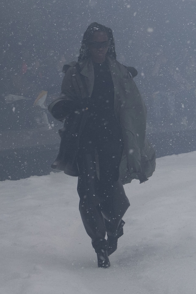 Balenciaga Paris Fashion Week AW22 collection 15