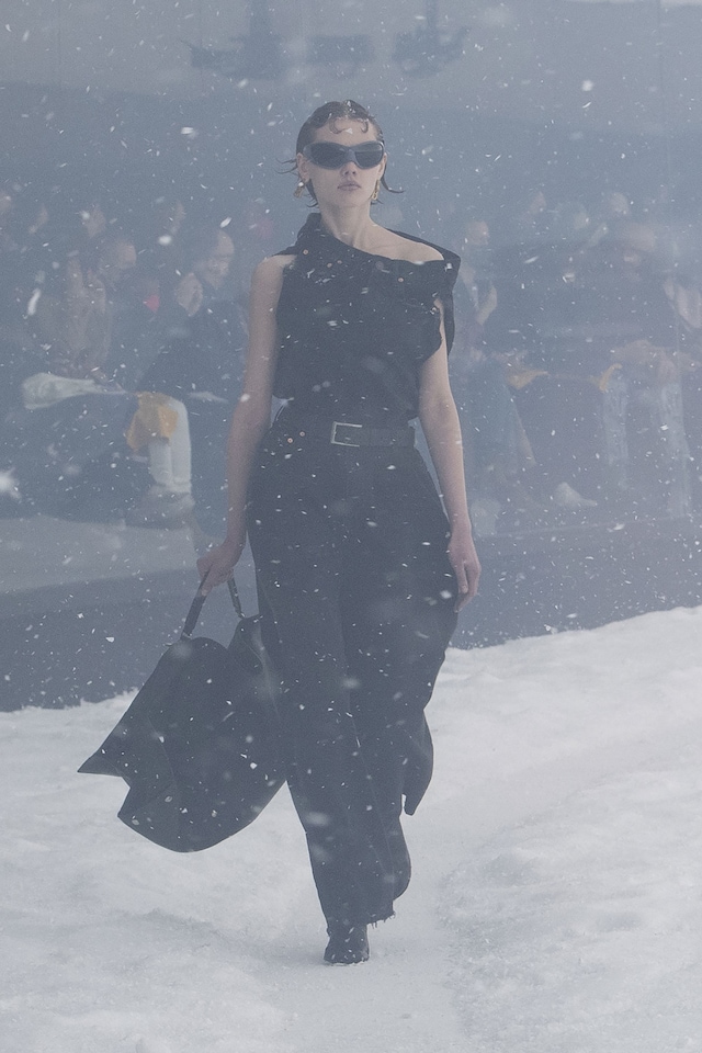 Balenciaga Paris Fashion Week AW22 collection 21