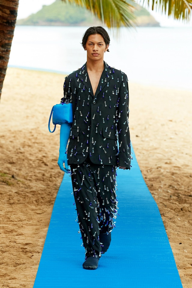 Jacquemus AW22 Hawaii 1