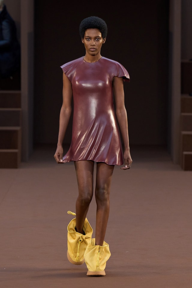 Loewe AW22 69