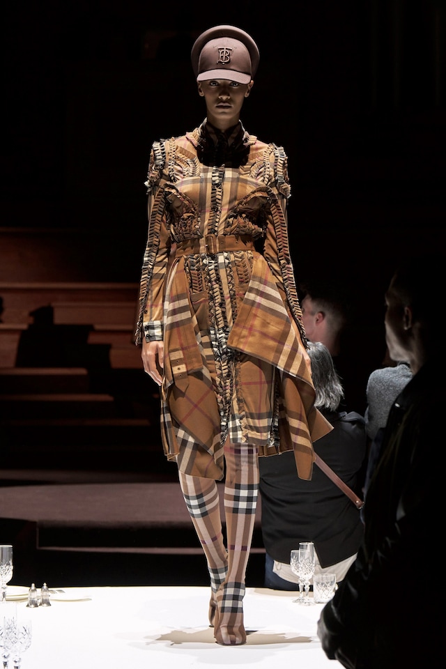 Burberry AW22 womenswear 63