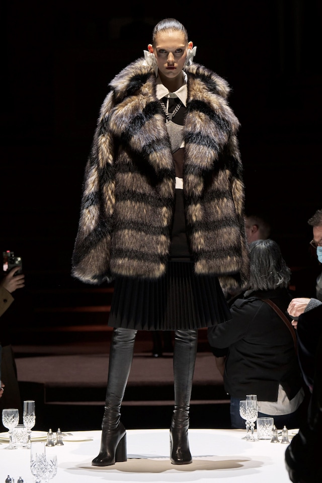 Burberry AW22 collection by Riccardo Tisci 16