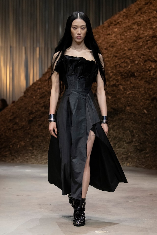 Alexander McQueen AW22 9