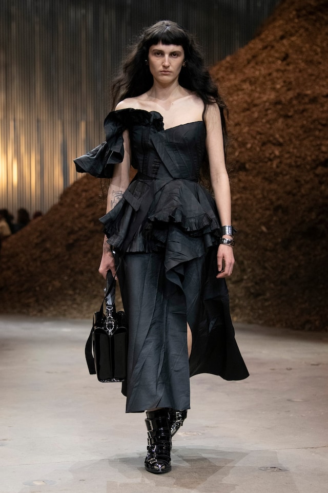 Alexander McQueen AW22 12