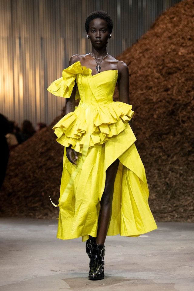 Alexander McQueen AW22 14