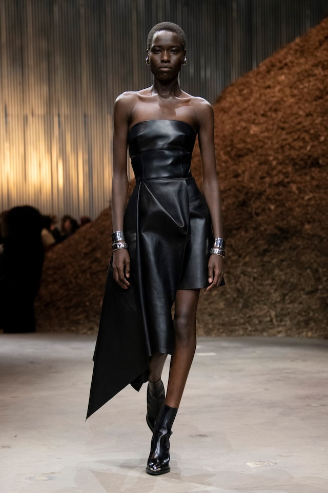 Alexander McQueen AW22 15